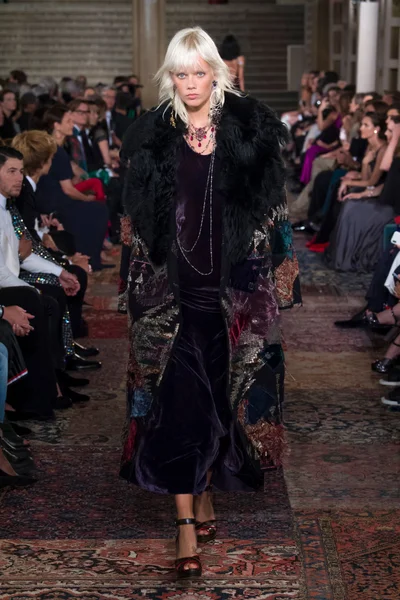 Look 60